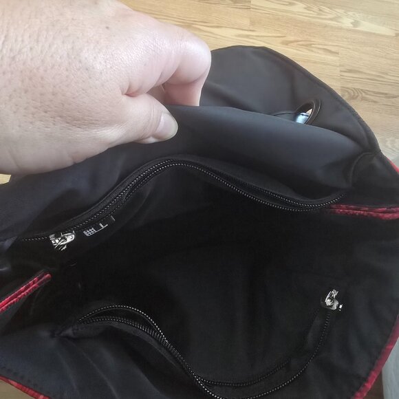 Ay Guey purse, back pack style Red with Skull theme - Picture 8 of 8